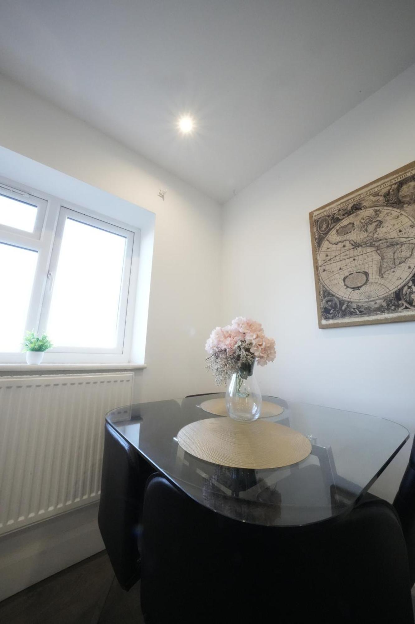 Hatton Apartments Heathrow Airport- Free Parking-Free Underground To And From Heathrow Airport Hatton Cross See Picture-See London Fast Hatton Cross To Central London 30Min Exterior foto
