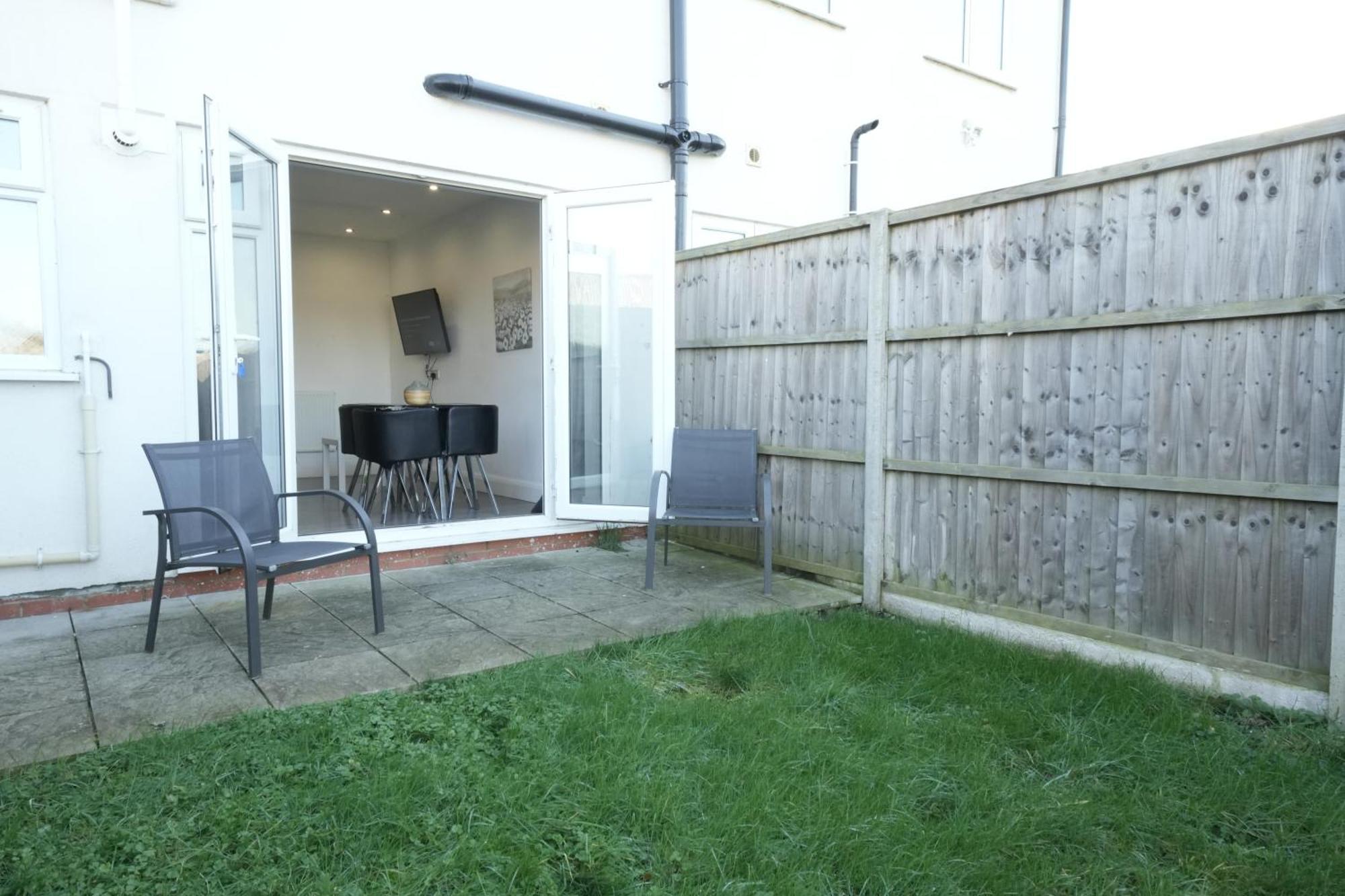 Hatton Apartments Heathrow Airport- Free Parking-Free Underground To And From Heathrow Airport Hatton Cross See Picture-See London Fast Hatton Cross To Central London 30Min Exterior foto